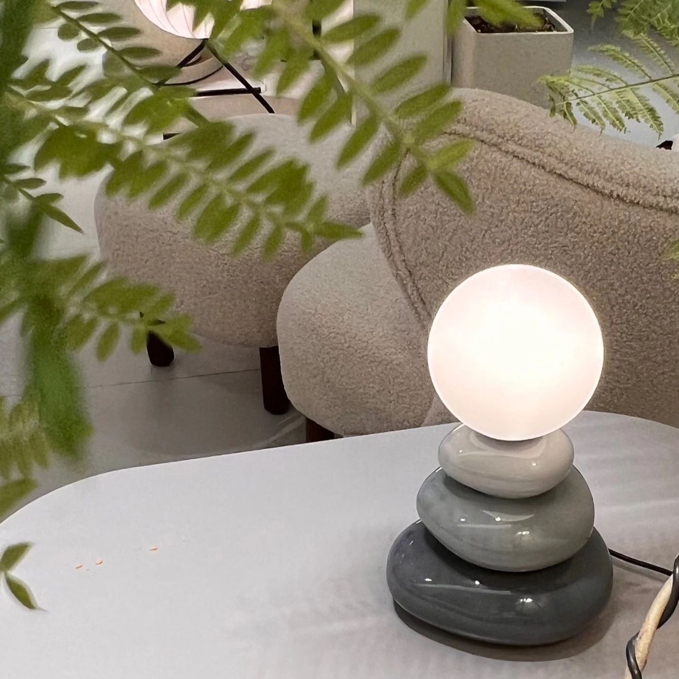 Lighting Room Decor Items - LED カラフルなセラミック LED テーブルランプ寝室デスク用ムードライトランプベッドサイドテーブルムーンストロマトライト部屋の装飾アイテム