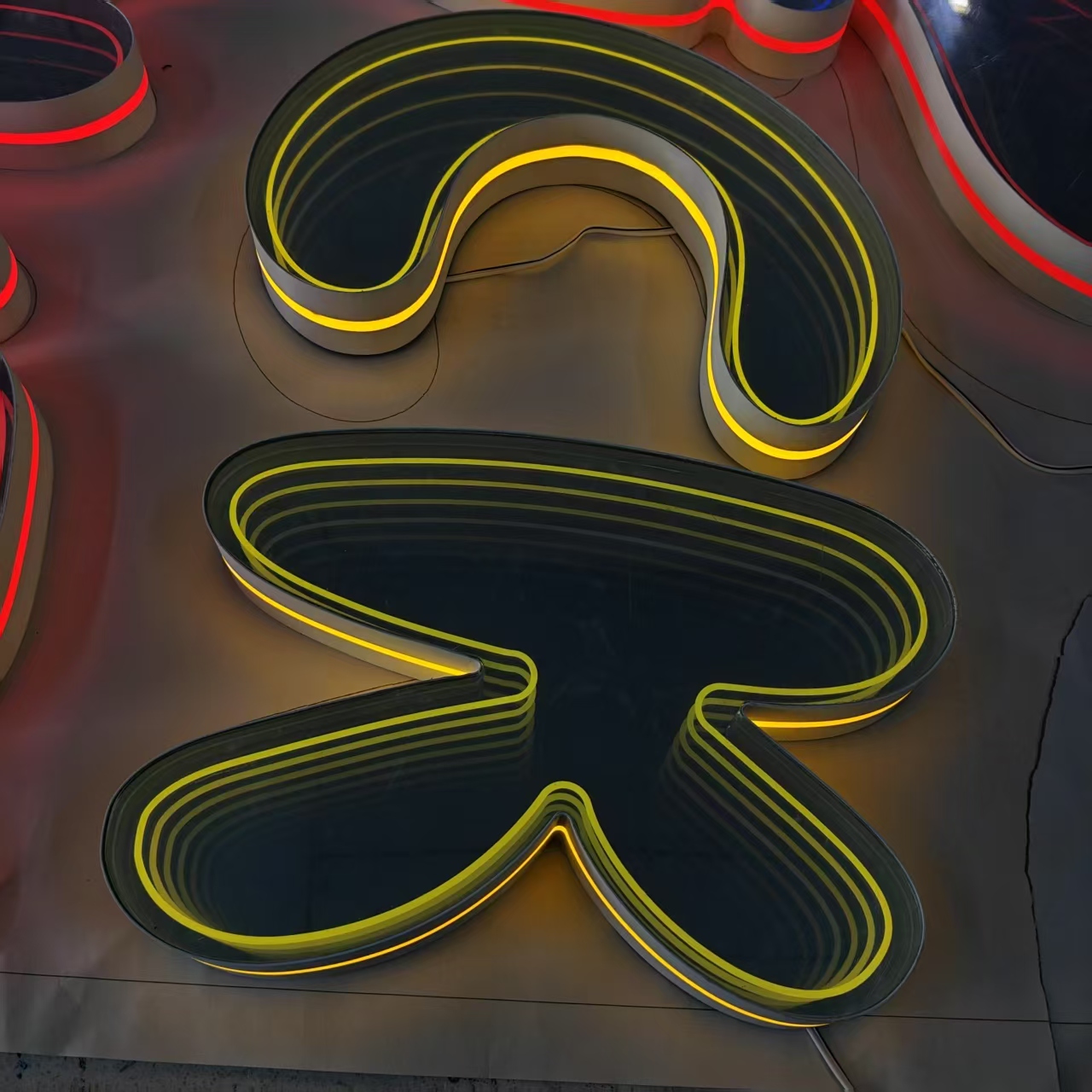 カスタマイズ可能な無限ネオンサインLED 3Dアート千層エン - Neon Sign Custom Led のレビューと価格