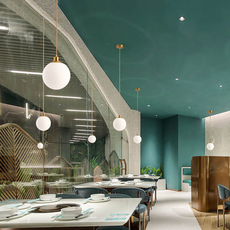 ガラスボールシャンデリアレストランバーベッドサイド寝室衣料品 - Restaurant Lighting Decoration のレビューと価格